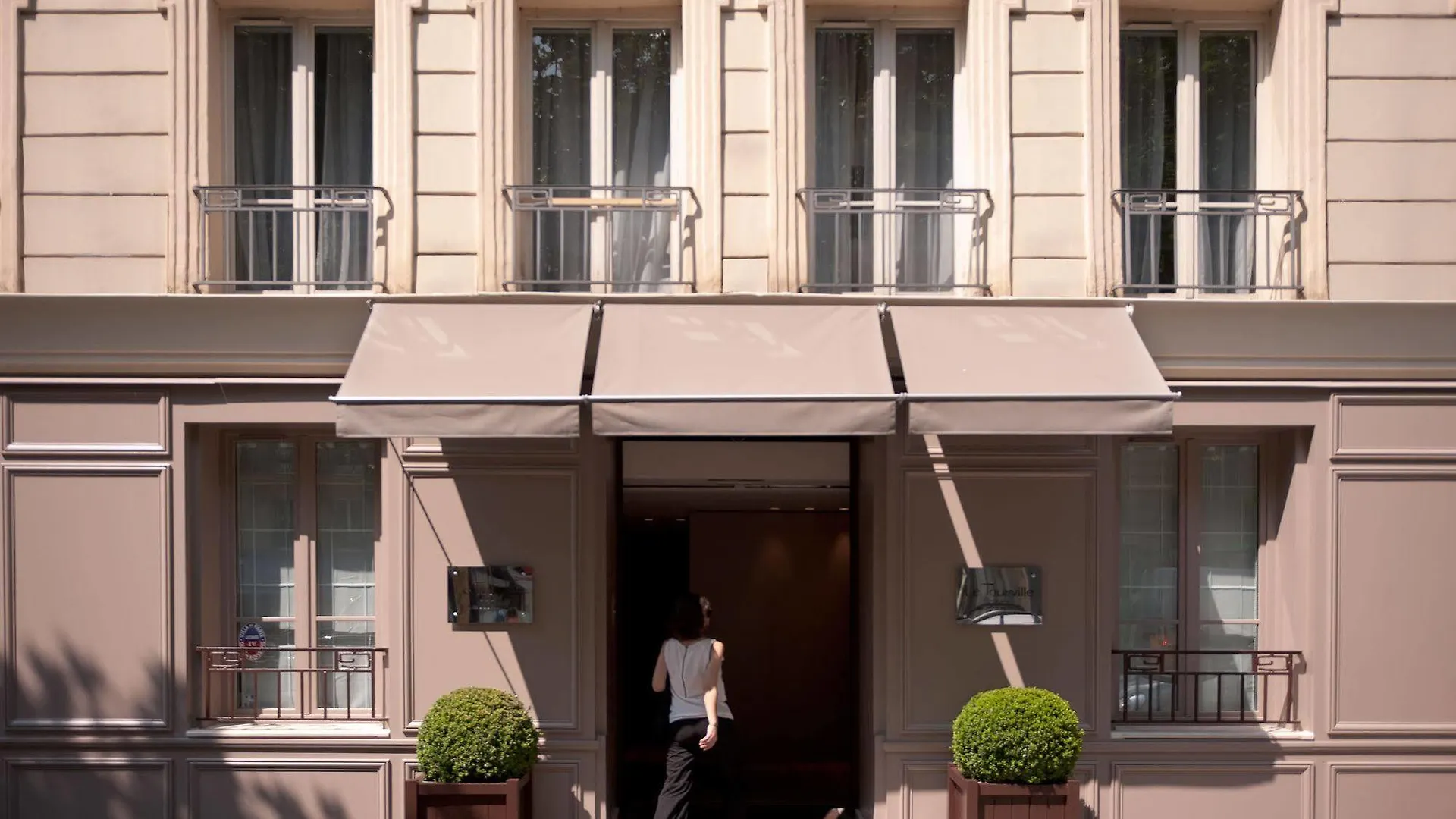 Hotel Le Tourville By Inwood 4*
